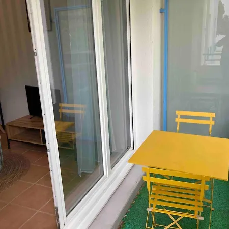 1 Chambre, à Proximité De La Rochelle, Dans Résidence Au Calme, Avec Parking Périgny