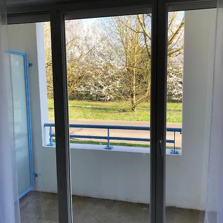 1 Chambre, à Proximité De La Rochelle, Dans Résidence Au Calme, Avec Parking * Périgny
